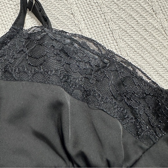 Princess Polly size 2 bustier style crop top lingerie look, lace, whimsigoth - Picture 6 of 9